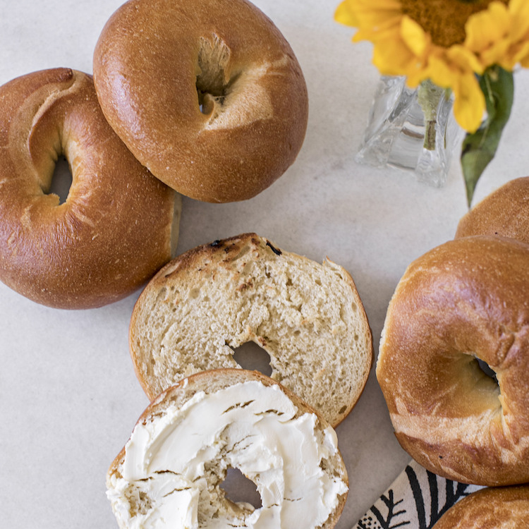 Picture of 6-pack plain bagels